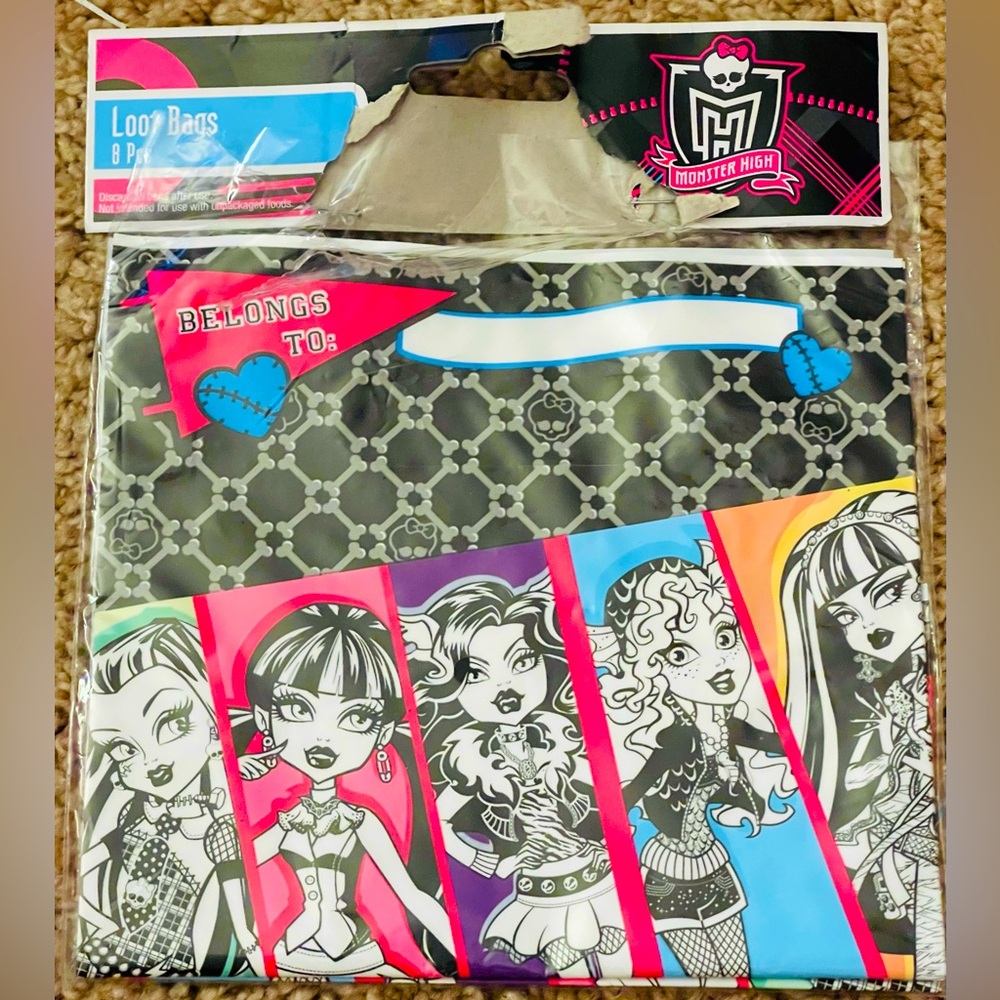 NWT 2011 Monster High Party Loot Bags Set of 8 Party Favor treat gift Mattel